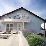 Kovac 2 Apartment *