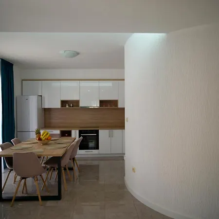 Kovac 2 Apartment *