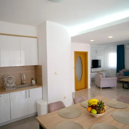 Kovac 2 Apartment *