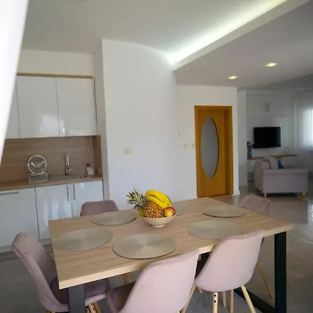 Apartment Kovac 2 *