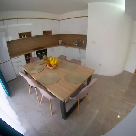 Kovac 2 Τρέμπινιε