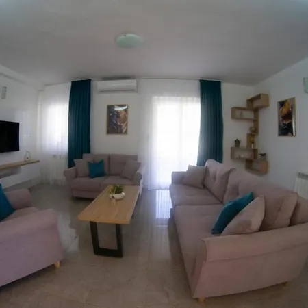 Kovac 2 Apartment *